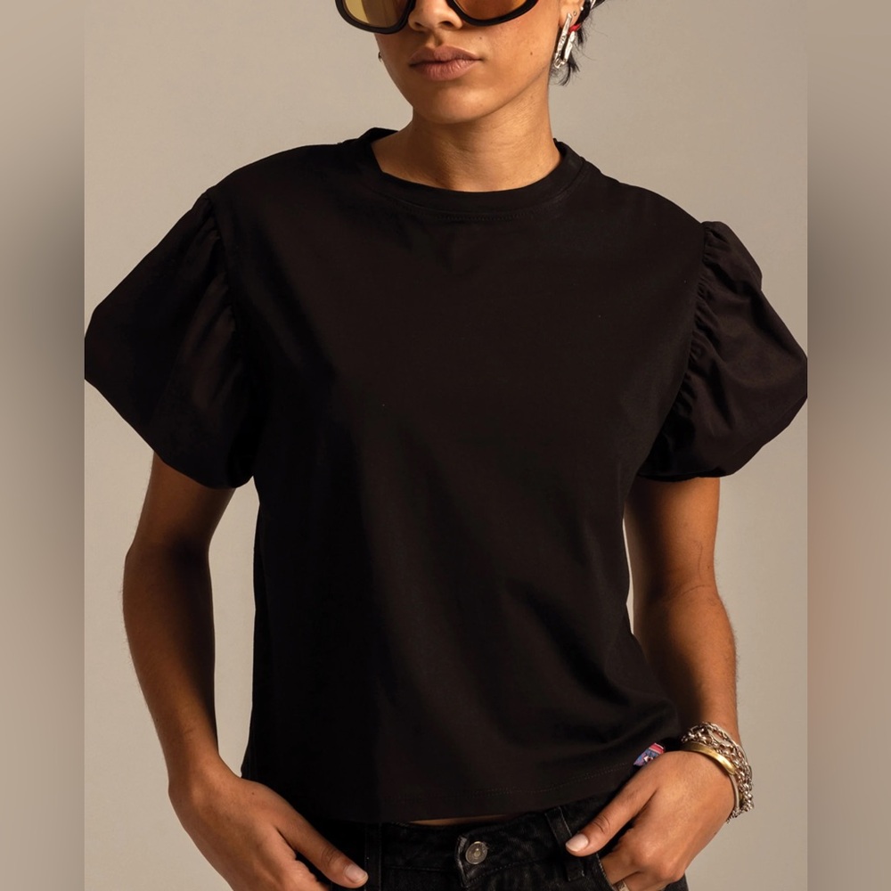 Zara Black Tiered Puff Sleeve Tee Small